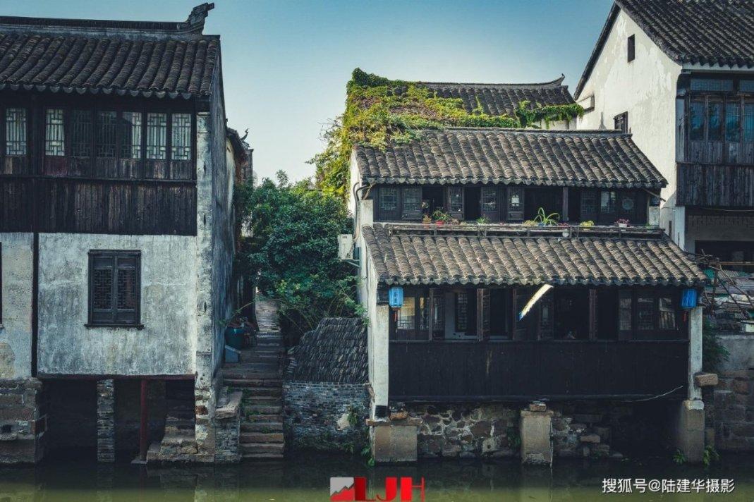 同比增长百分之五点七的背后